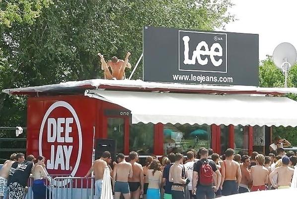Nude in Public - singles - public sex - shagging