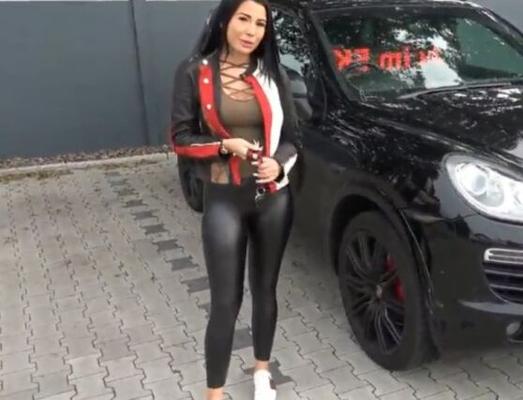 Inked Hotwife smashed in German swingers club