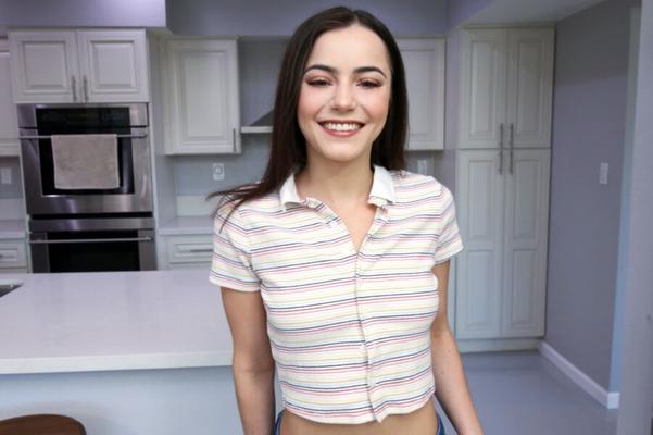 PetiteHDPorn Kylie Quinn - La niñera mala - S_E (..