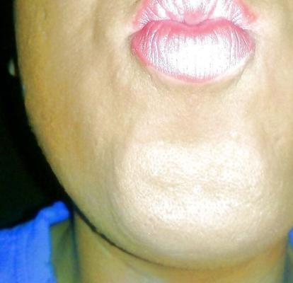 Ich Gregorianna mit hartem Nutten-Make-up und rosa Lippen