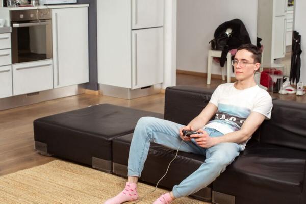 SisPorn_Anna Krowe - Jogando videogame ou transando com minha meia-irmã