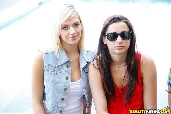 Dani Daniels, Emma Mae, Georgia Jones pussy play