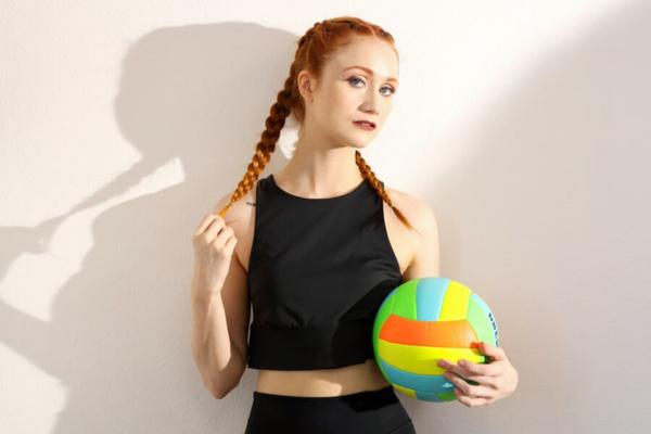 CaughtMyCoach Scarlet Skies - Im A Team Player  Nov