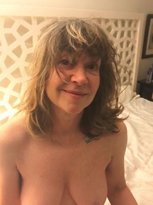 Peituda Puta Madura E Hotwife