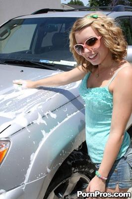 Lexi Belle lavagem de carros recompensada