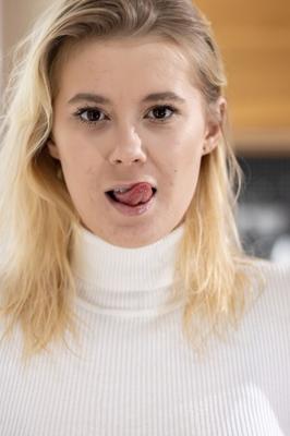 Eyla Moore alias Casey Norhman yo – Give Me Moore