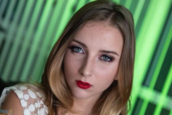 ManoJob - Macy Meadows - терапия для нимфоманки!