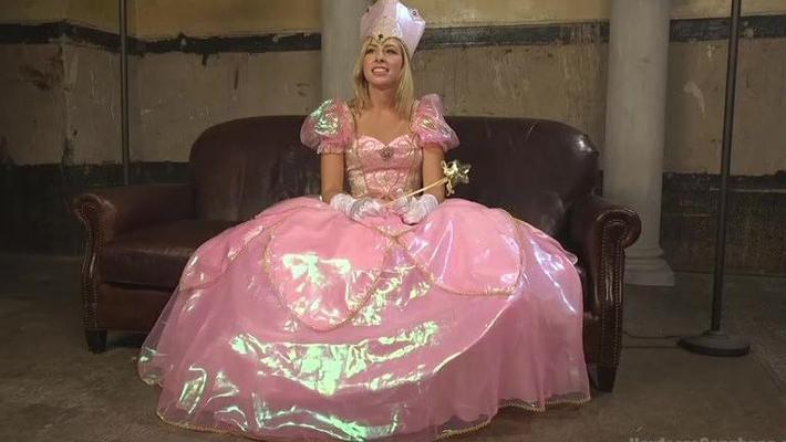 Gangbang incondicional: la princesa Peach es follada por su reino