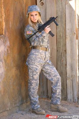 O capitão do exército acaba por ser uma prostituta.