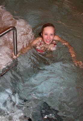 Une adolescente d'un an du Wisconsin baise et suce mon pouce de long