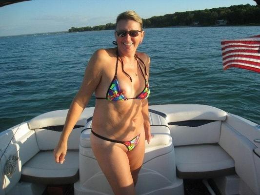 Milfs and mothers 