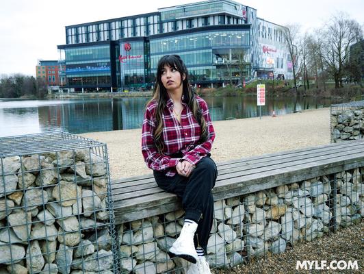 Aaliyah yasin yo tu es si profondément en moi!