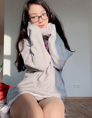 La mignonne chinoise aime être farci de BWC